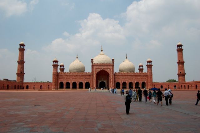 Pakistan Badshahi Mosque in Lahore.jpg